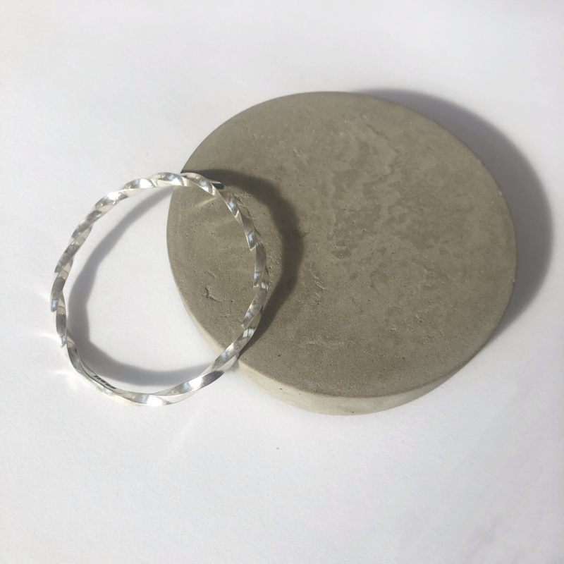 Small Heavy Complete Twisted Bangle