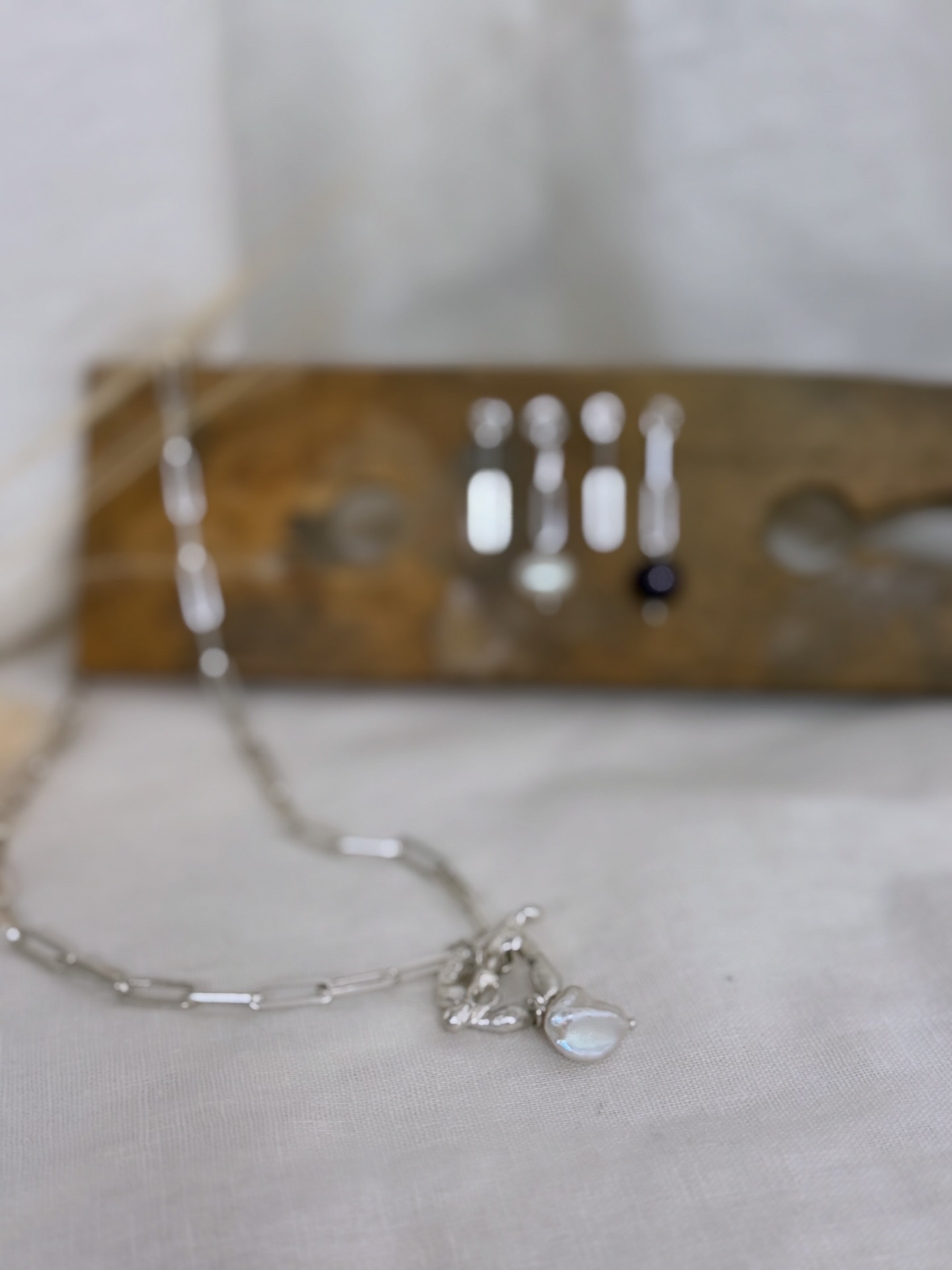 567E84FA-1187-4A3B-934C-BC7F6DA3BA40