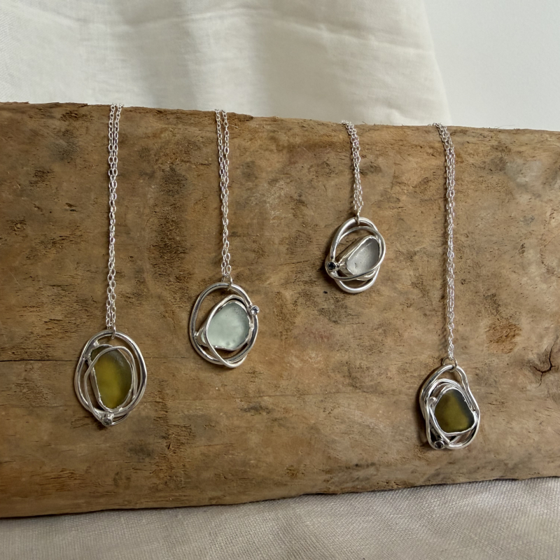 Necklaces & Pendants