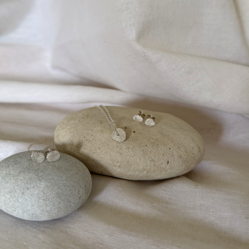Pebble Hag Stone Stud Earrings
